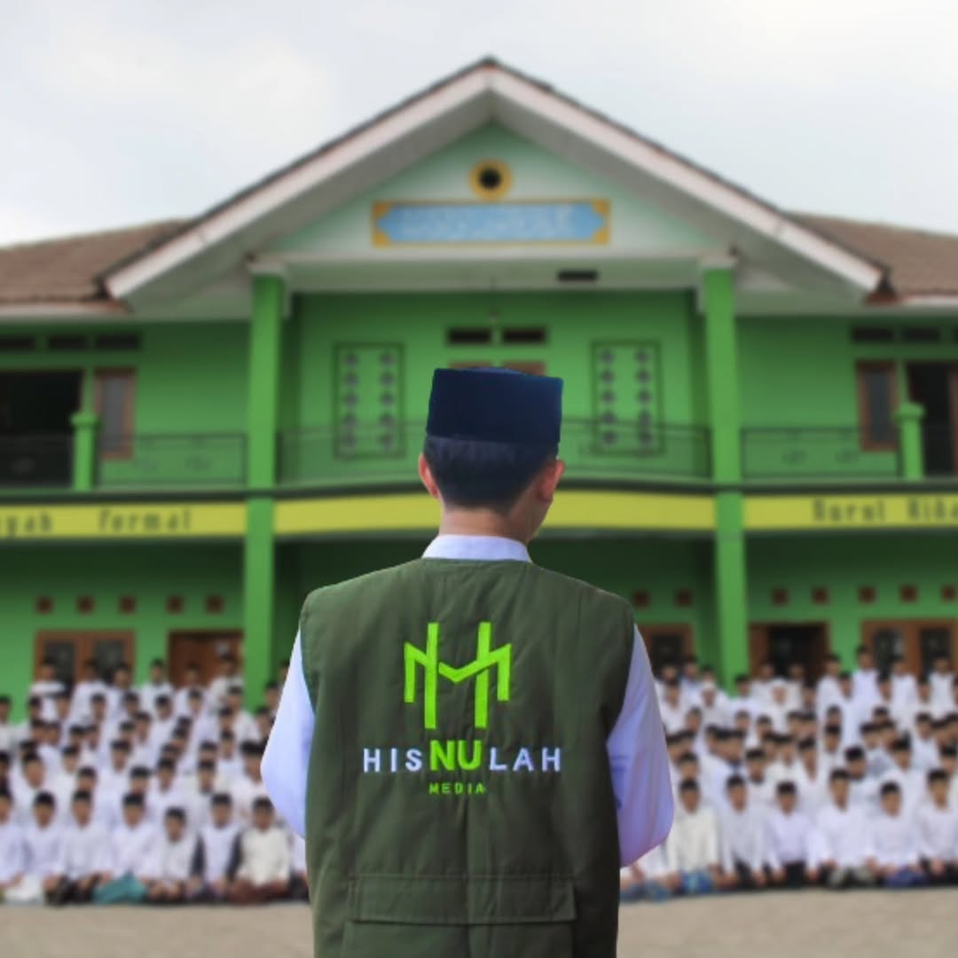 'Allah tidak pernah lalai dengan semangatmu, usahamu, harapanmu, dan doa-doamu.'__________________________________________________________#santri #cianjur #santriindonesia #santrinusantara #islam #indonesia #islam